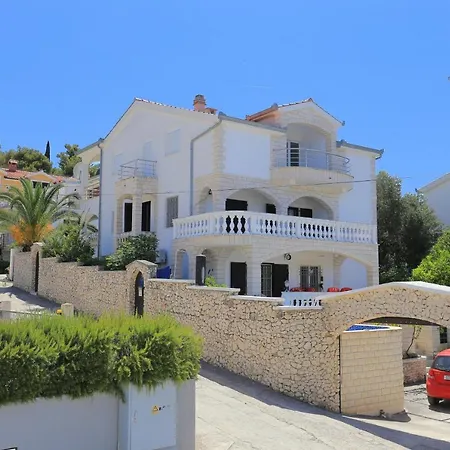 Apartment Apartments By The Sea Okrug Gornji, Ciovo - 8625 *