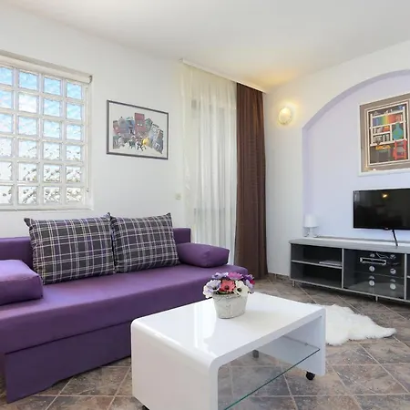 Apartment Apartments By The Sea Okrug Gornji, Ciovo - 8625