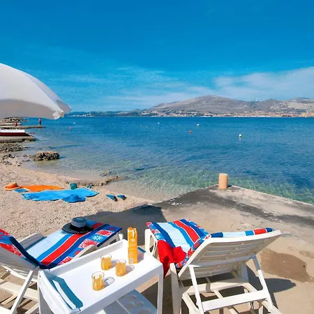 Apartment Apartments By The Sea Okrug Gornji, Ciovo - 8625 *