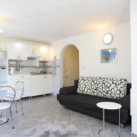 Apartments By The Sea Okrug Gornji, Ciovo - 8625 Apartment Trogir